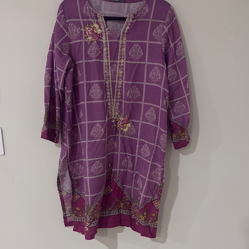 Purple Kurta with Floral Accents size L